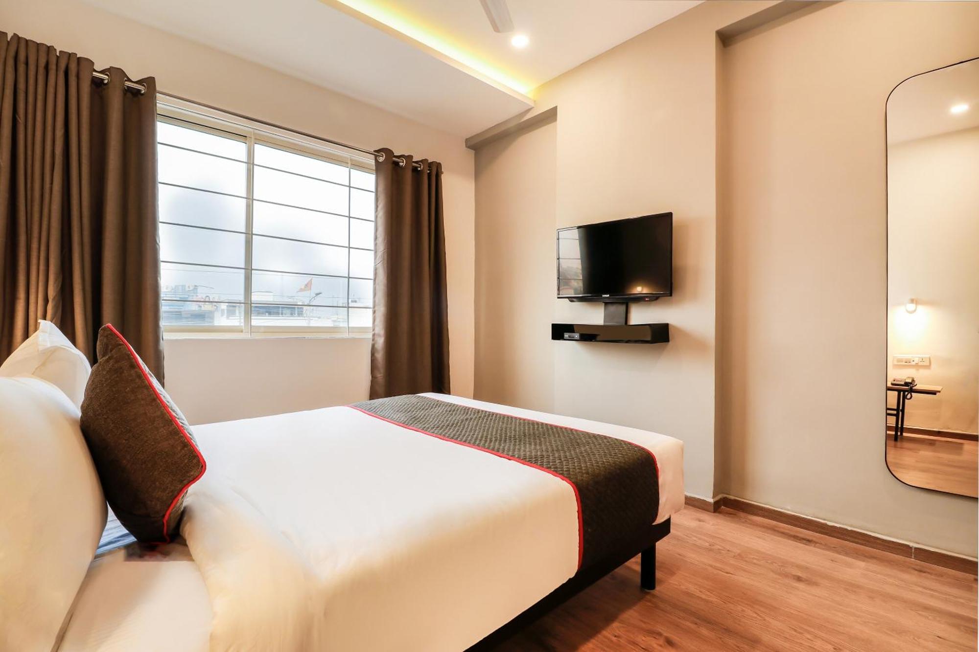 Super Townhouse The Landmark Indore Eksteriør bilde