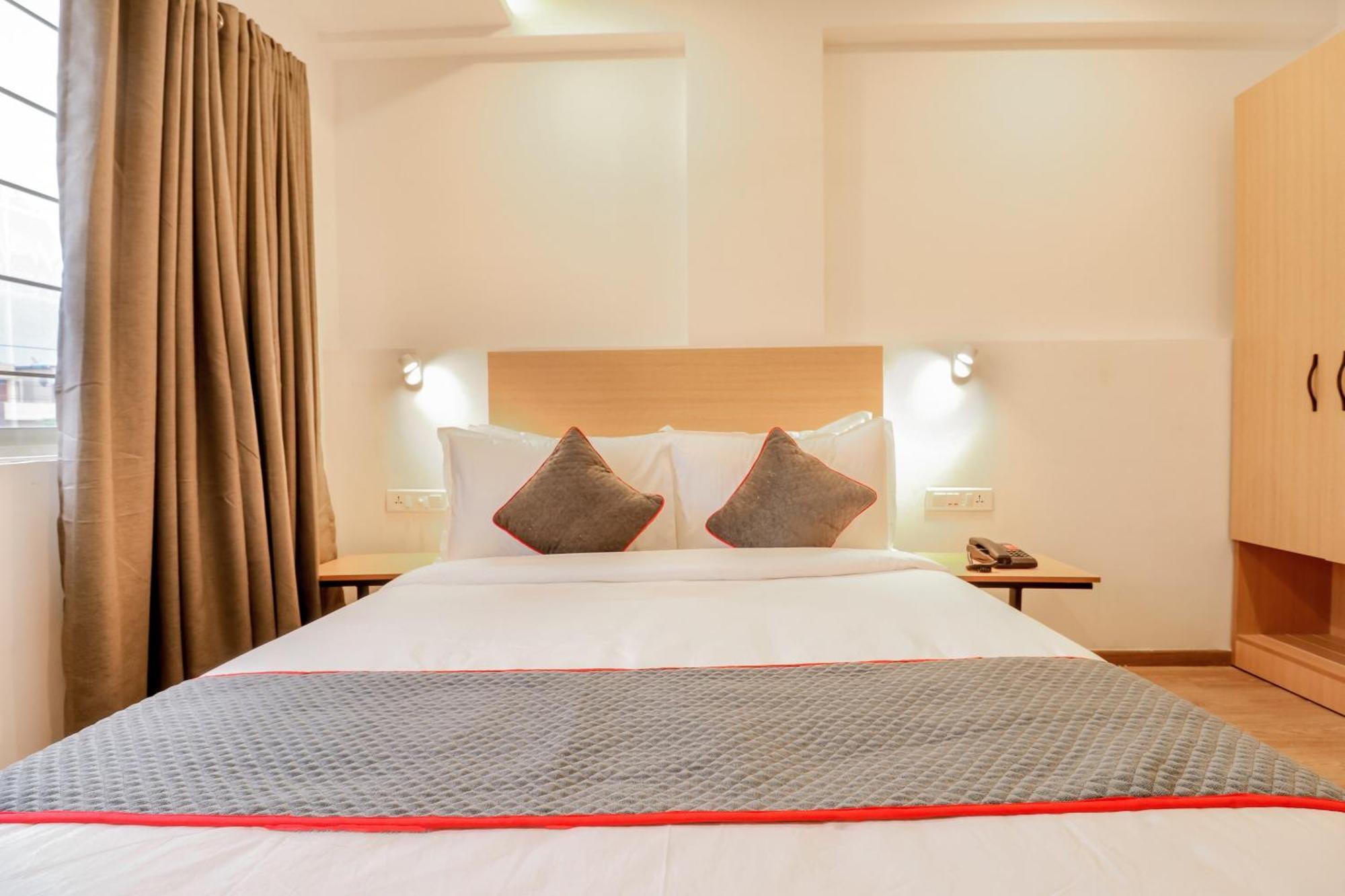 Super Townhouse The Landmark Indore Eksteriør bilde